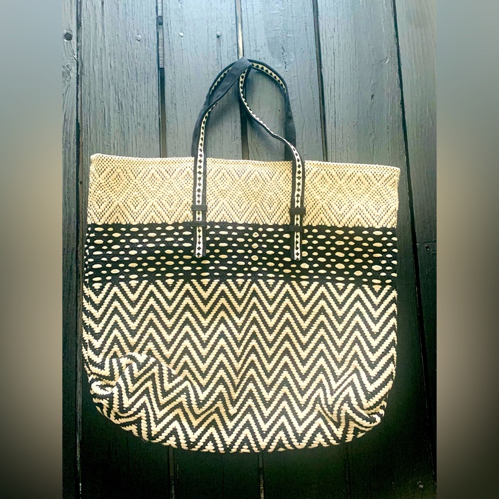 🖤America‎ and Beyond  Big Tote Bag NWOT🖤🖤